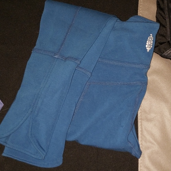 Activewear bundle - Picture 7 of 8